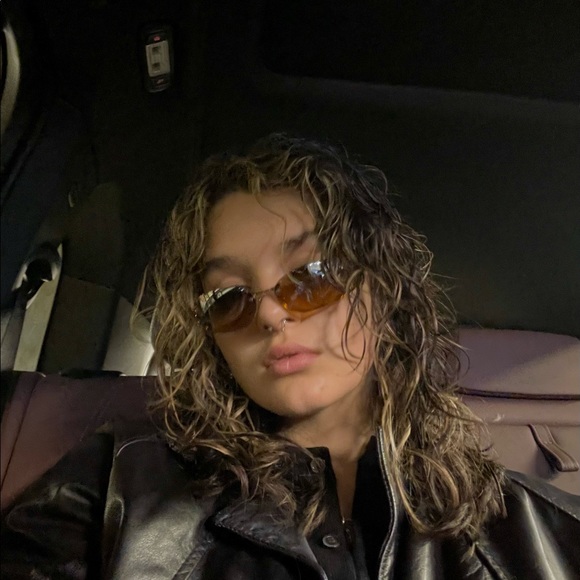 Meet your Posher, Francesca - Picture 1 of 1